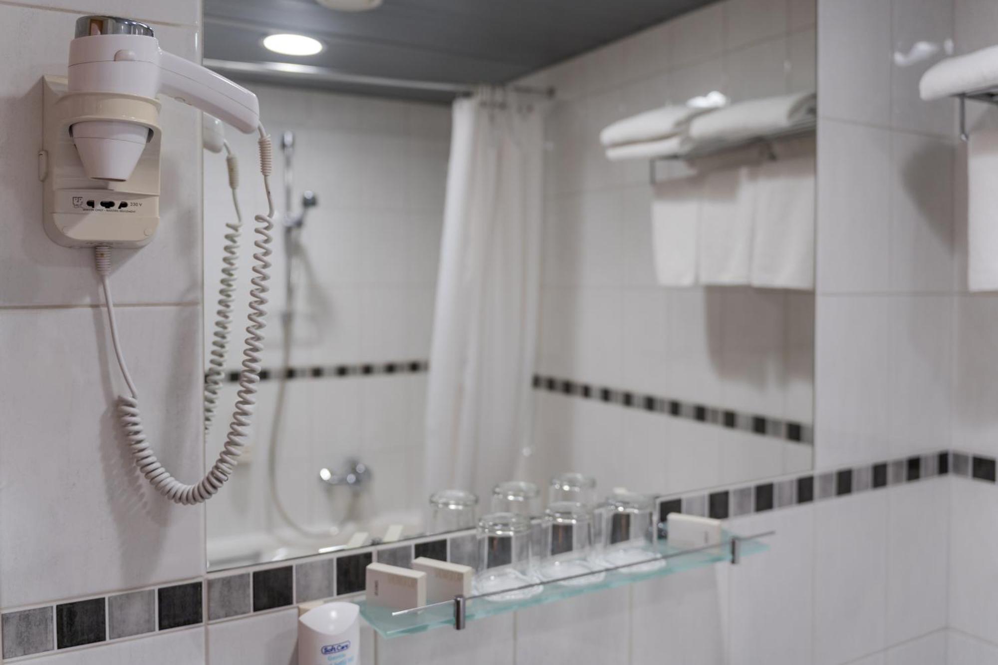 Hotell Islande With Free Parking Riga